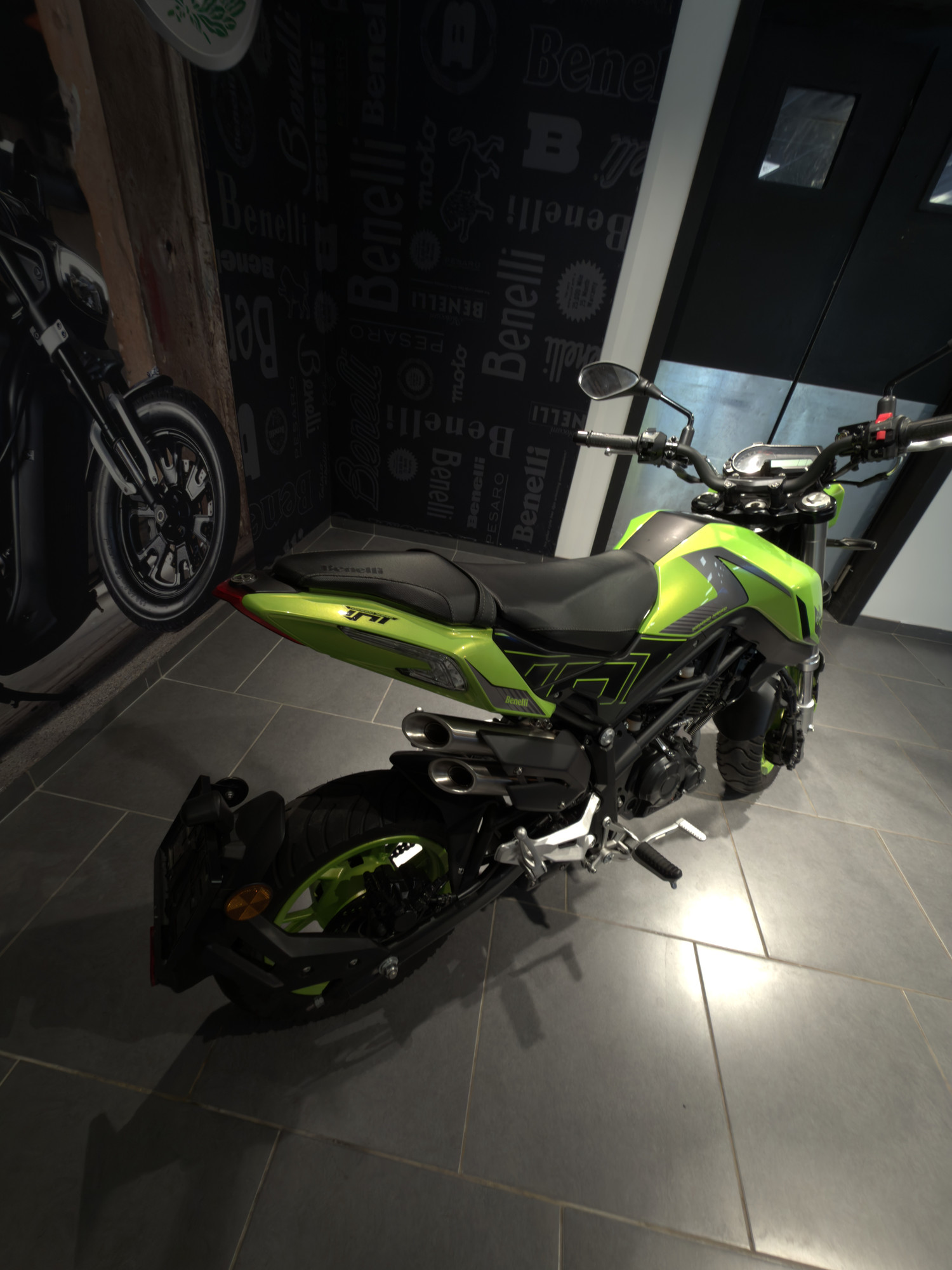 Benelli TNT 125 occasion - 3/4 arrière