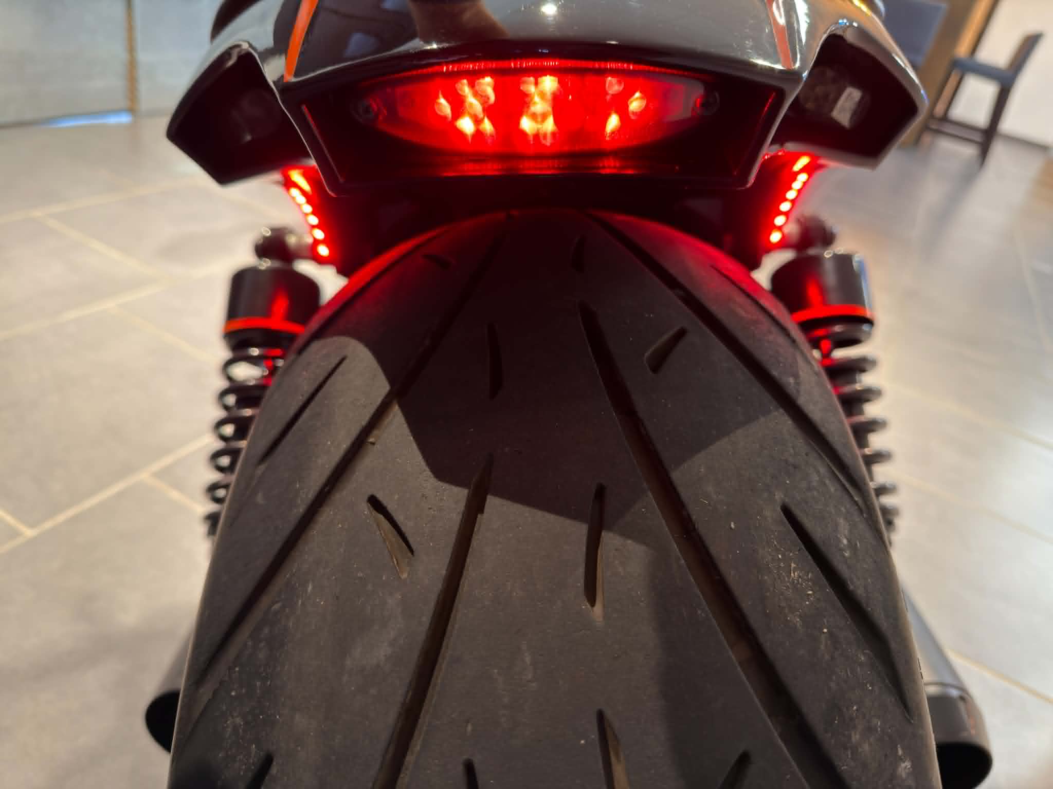 Harley-Davidson V-Rod occasion - feu arrière